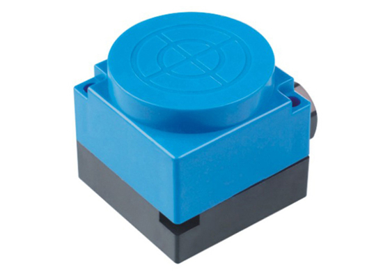 Wide Voltage Range Inductive Proximity Sensor LMF55 , High Temperature Proximity Switch